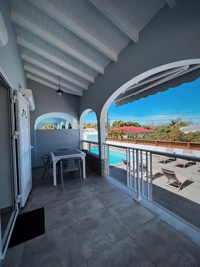 Glaciere Paradise Villa Bouillante 0*,